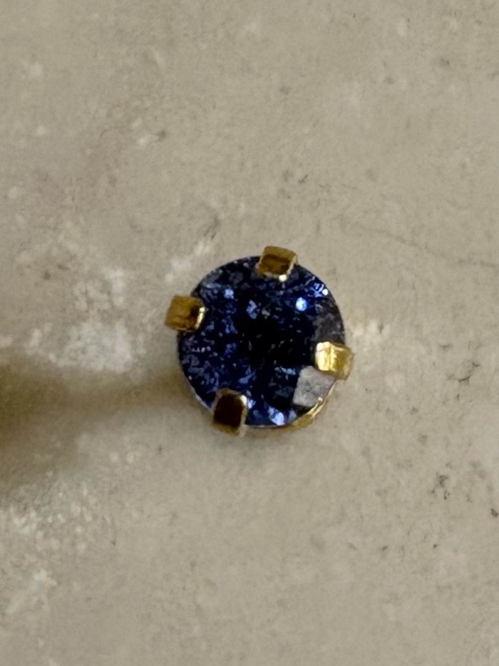 Maison Miru Single Sapphire Stud Earring in gold. - Picture 3 of 6